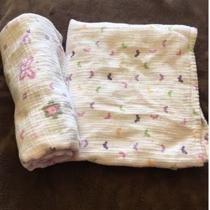 Set of two light weight swaddling blankets